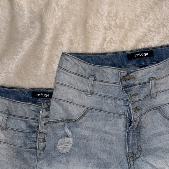 *2 PAIRS* CHARLOTTE RUSSE REFUGE jean shorts - Picture 6 of 6